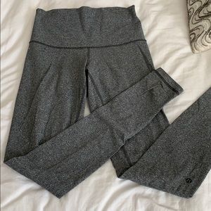 Gray lululemon wunder under leggings